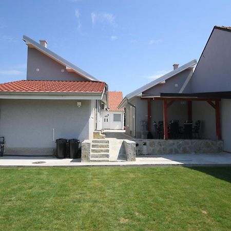 Relax Apartmani Kladovo Buitenkant foto