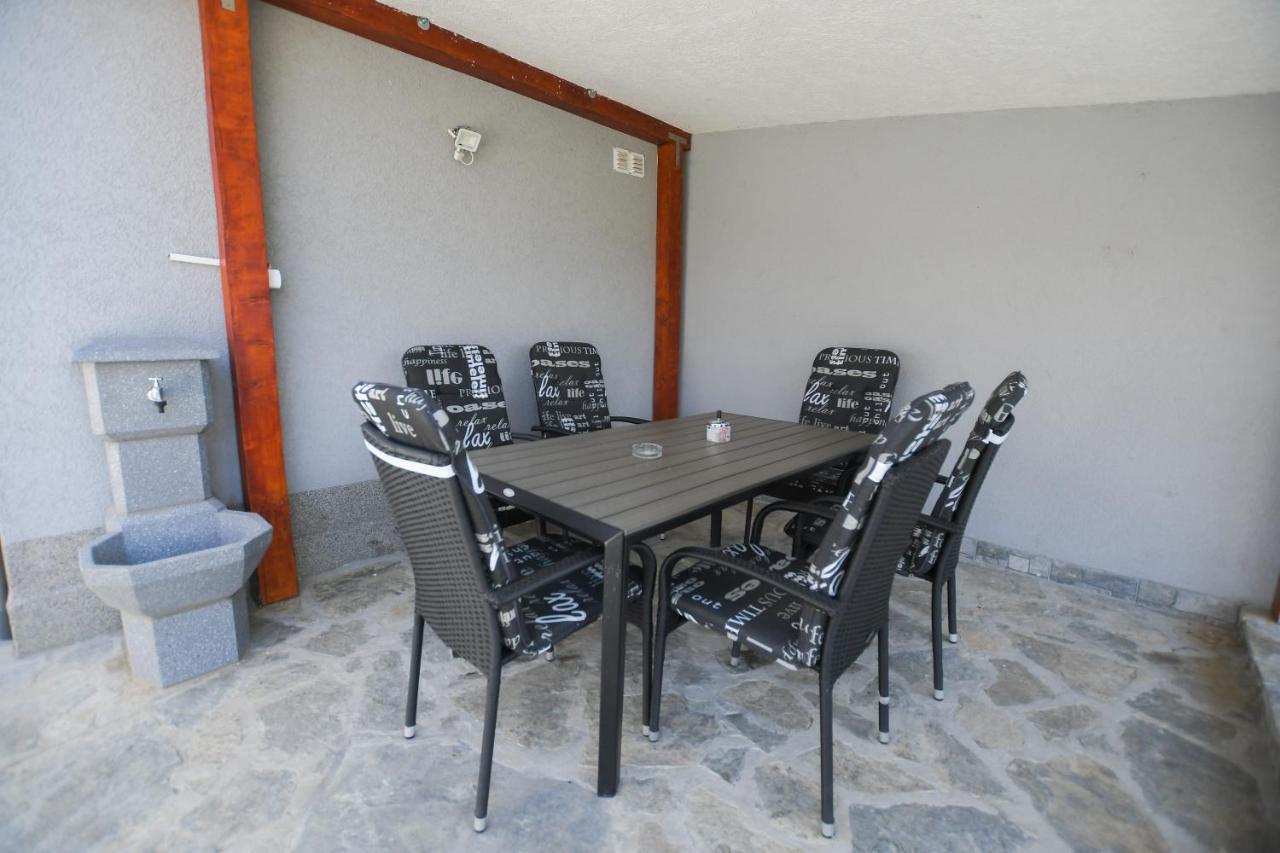 Relax Apartmani Kladovo Buitenkant foto